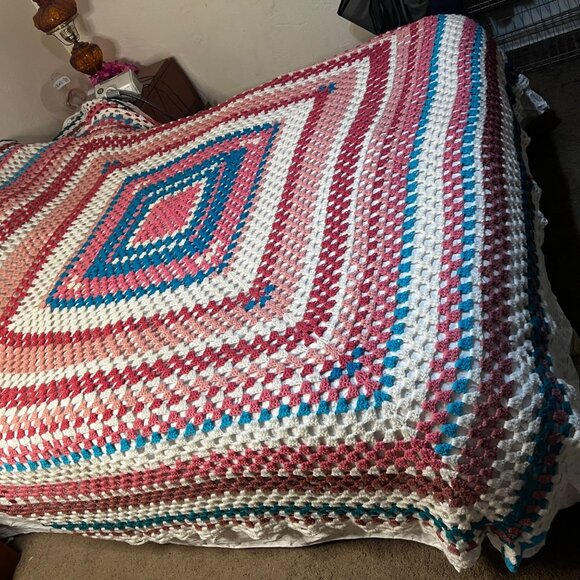 VTG Handmade Crochet Granny Square Afghan Blanket Pink Blue White Cozy Home - Picture 12 of 16